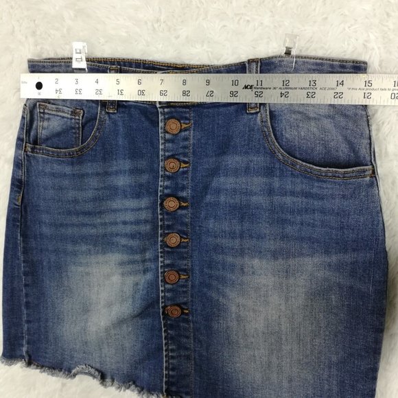 Indigo Rein Womens Skirt Above Knee Blue Denim Medium Wash Stretch Button 28 - Picture 3 of 8